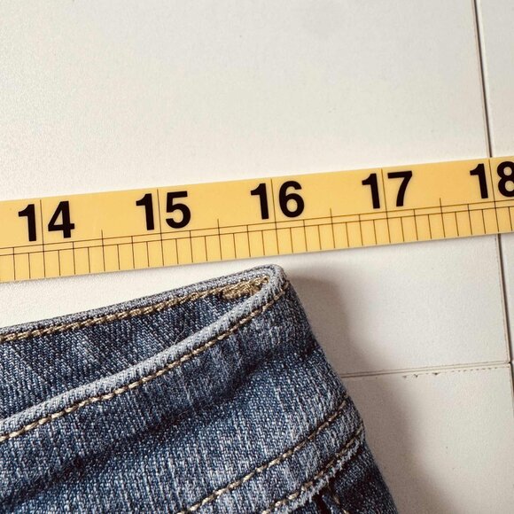 Chico’s Platinum Denim Jeans | Size 2 Short | Classic Straight Leg 32 x 27 - Picture 9 of 10